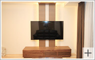 TVボード一体型TV壁掛架台造作・設置